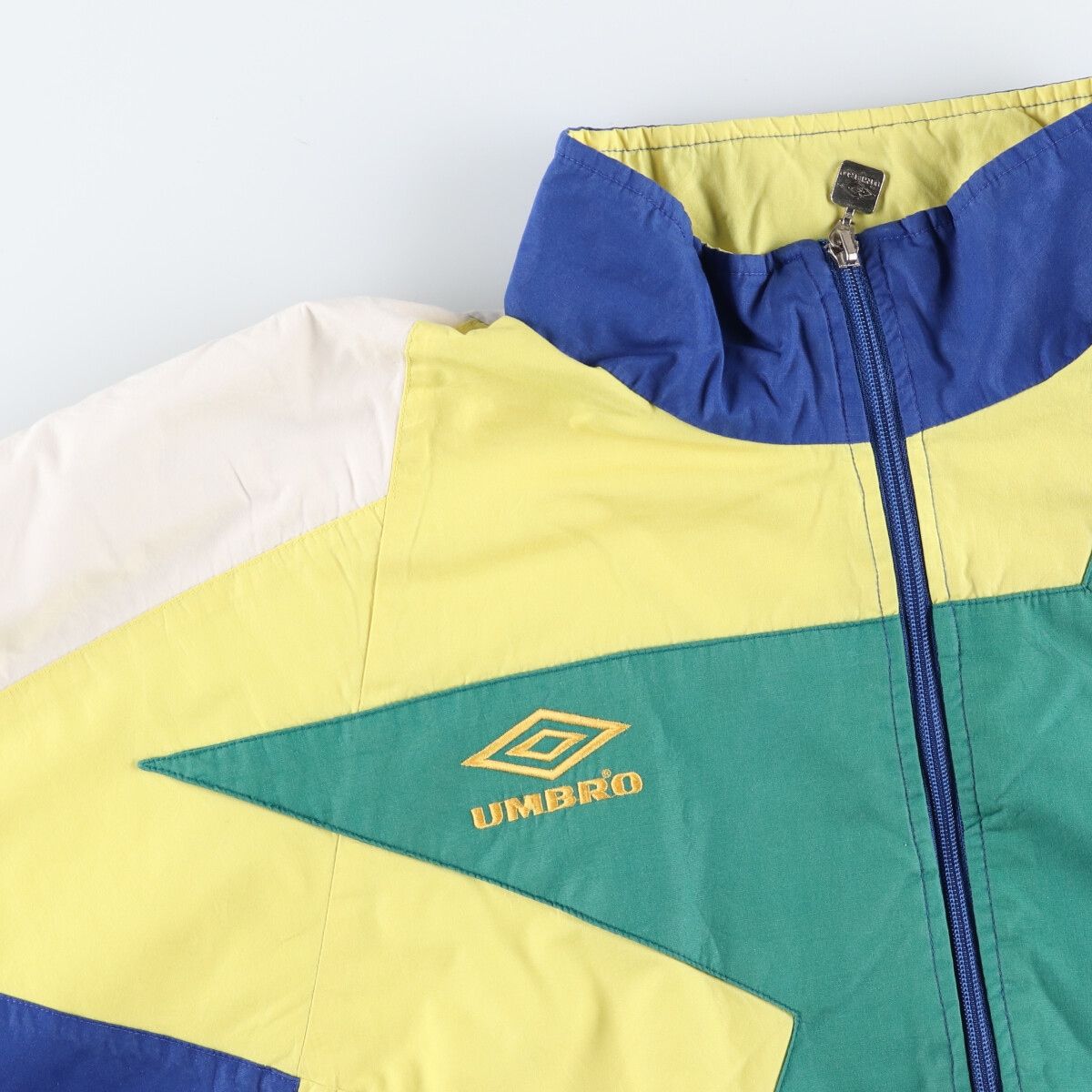 90年代UMBRO ブラジル代表 ウィンドブレーカー 古着 90年代 アンブロ UMBRO ブラジル代表 ウインドブレーカー