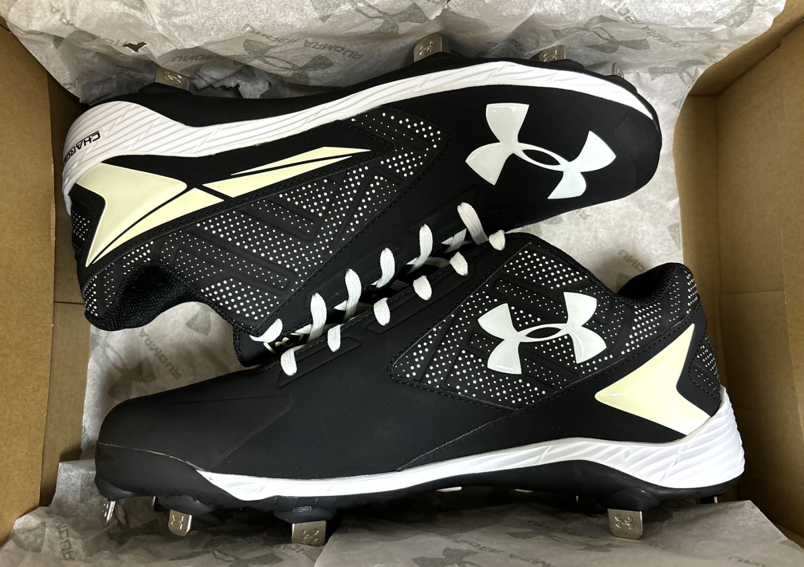 未使用品　Under Armour 野球 スパイク ブラック/ホワイト □訳あり□ 野球 スパイク ベースボール シューズ UNDER ARMOUR