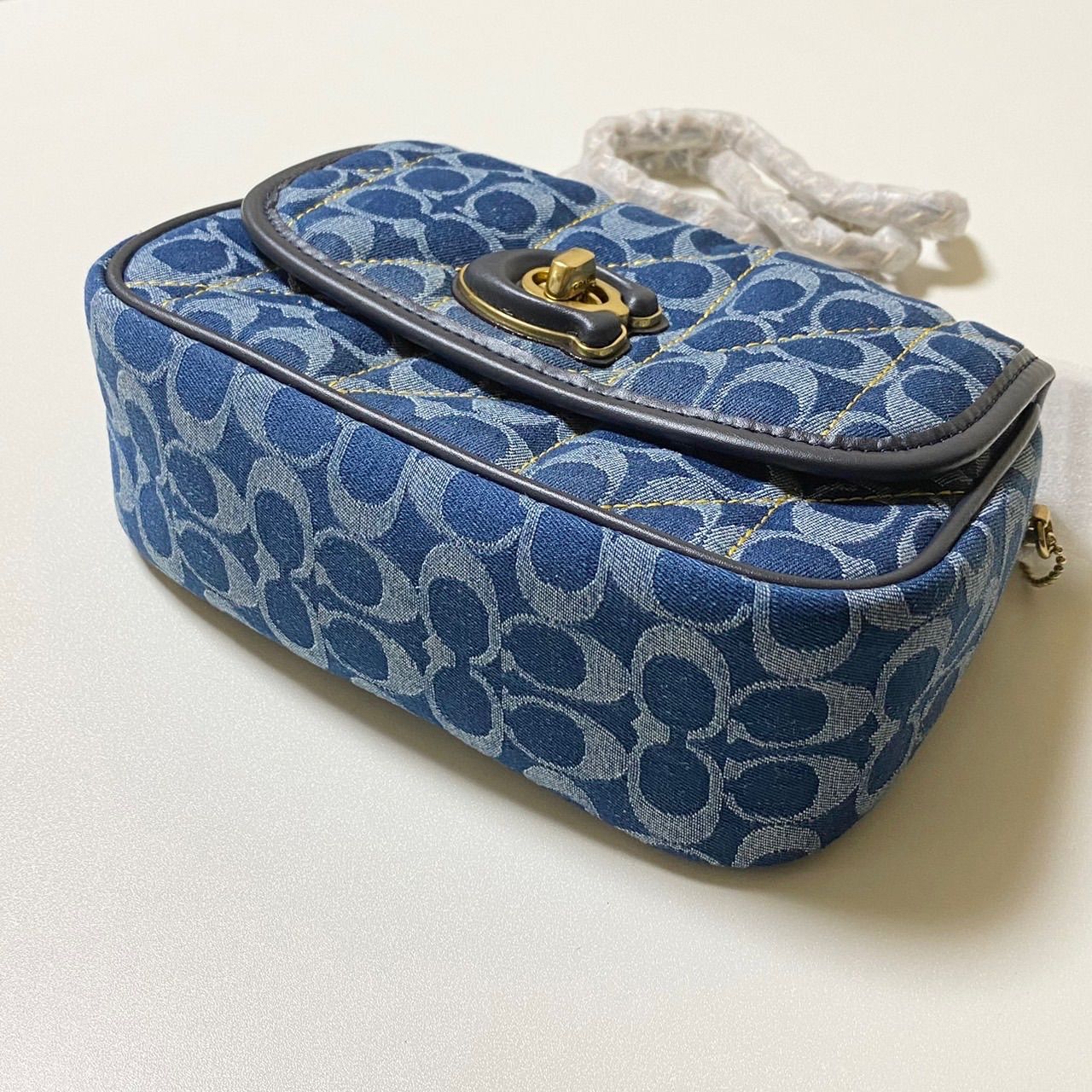 新品】COACH ピロー マディソン ショルダーバッグ CA581 - Stellar