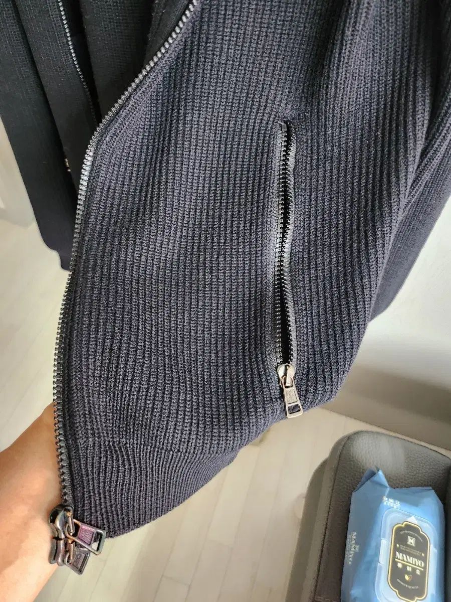 MONCLER(モンクレール) ニット セーター フード付き ジップ