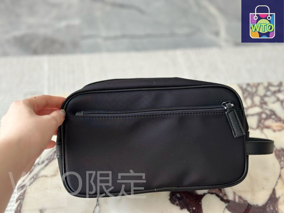 今日特価】Prada Nylon Cosmetic Pouch プラダ ナイロン コスメ