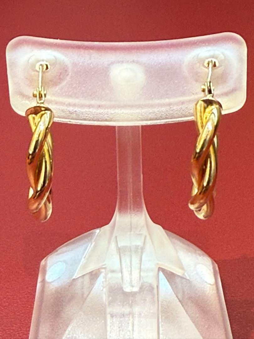 新品】UNOAERRE K18デザインフープピアス 30340 - メルカリ