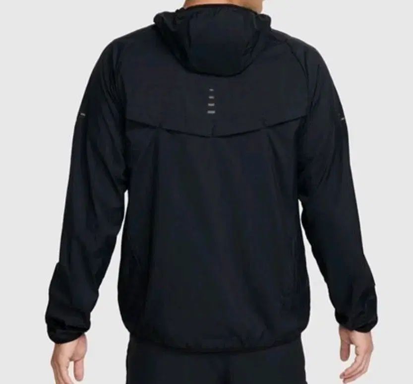 Nike(ナイキ） ストライド レペル UV ランニング ジャケット 黒