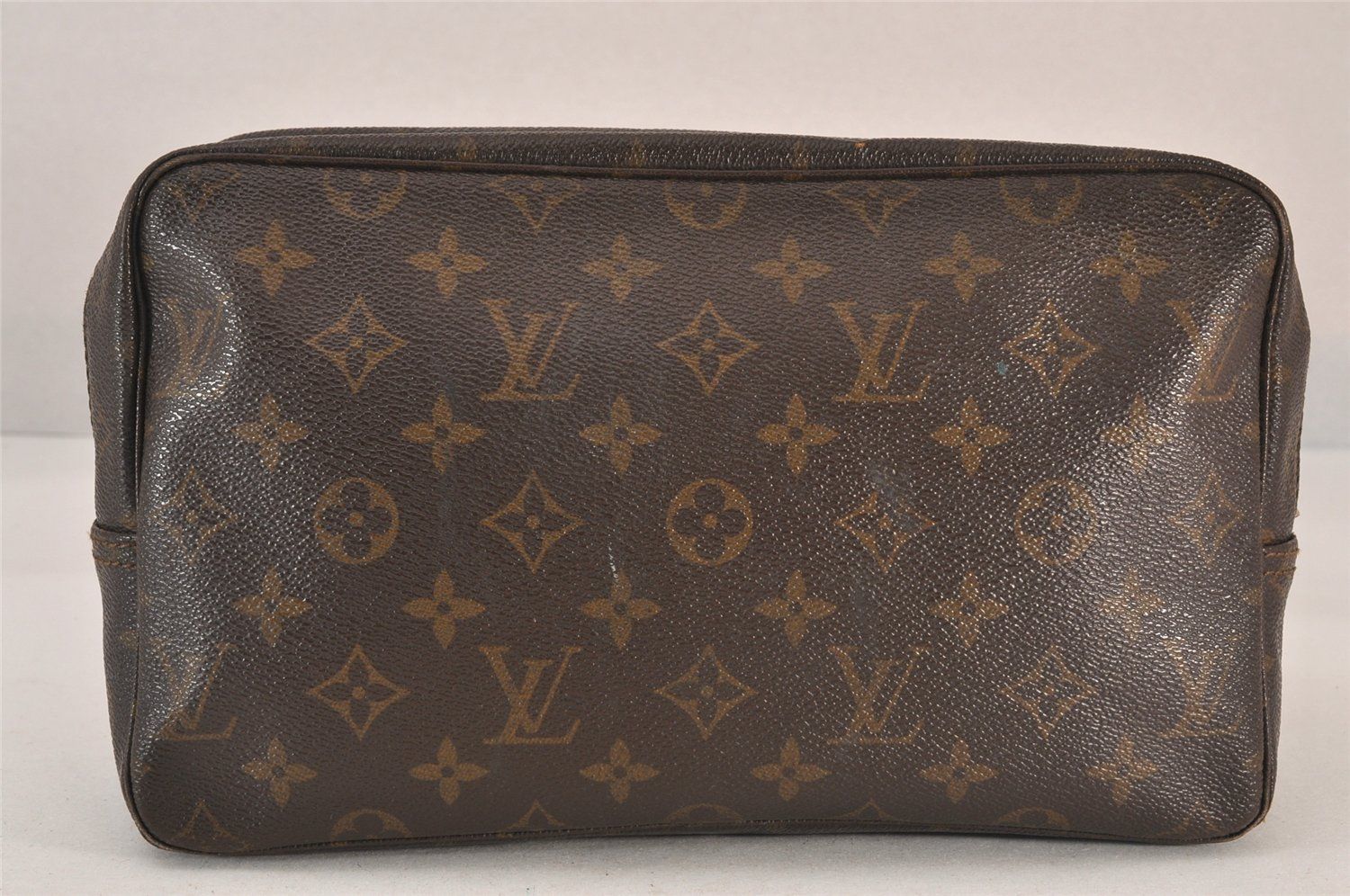 LOUIS VUITTON ルイヴィトン モノグラム トゥルース トワレット