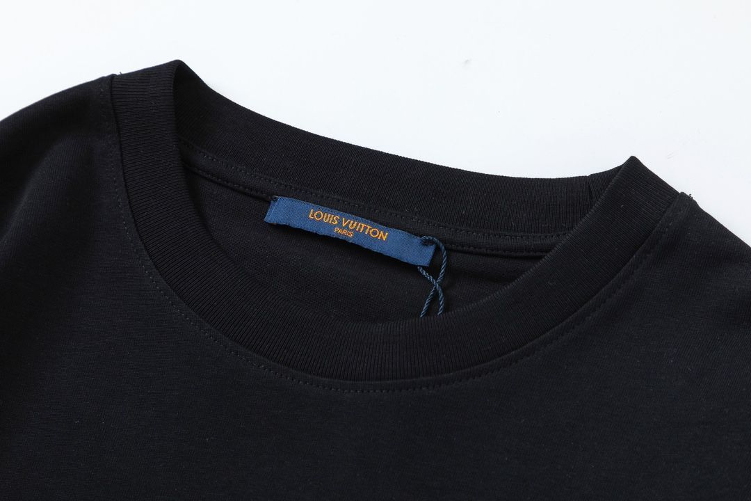 カラフルロゴプリント