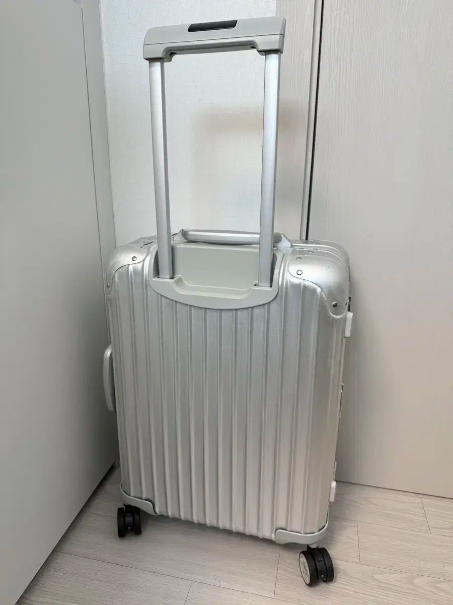 バッグ RIMOWA TOPAS 930.63 JUMBO TROLLEY RIMOWA TOPAS 930.63 JUMBO