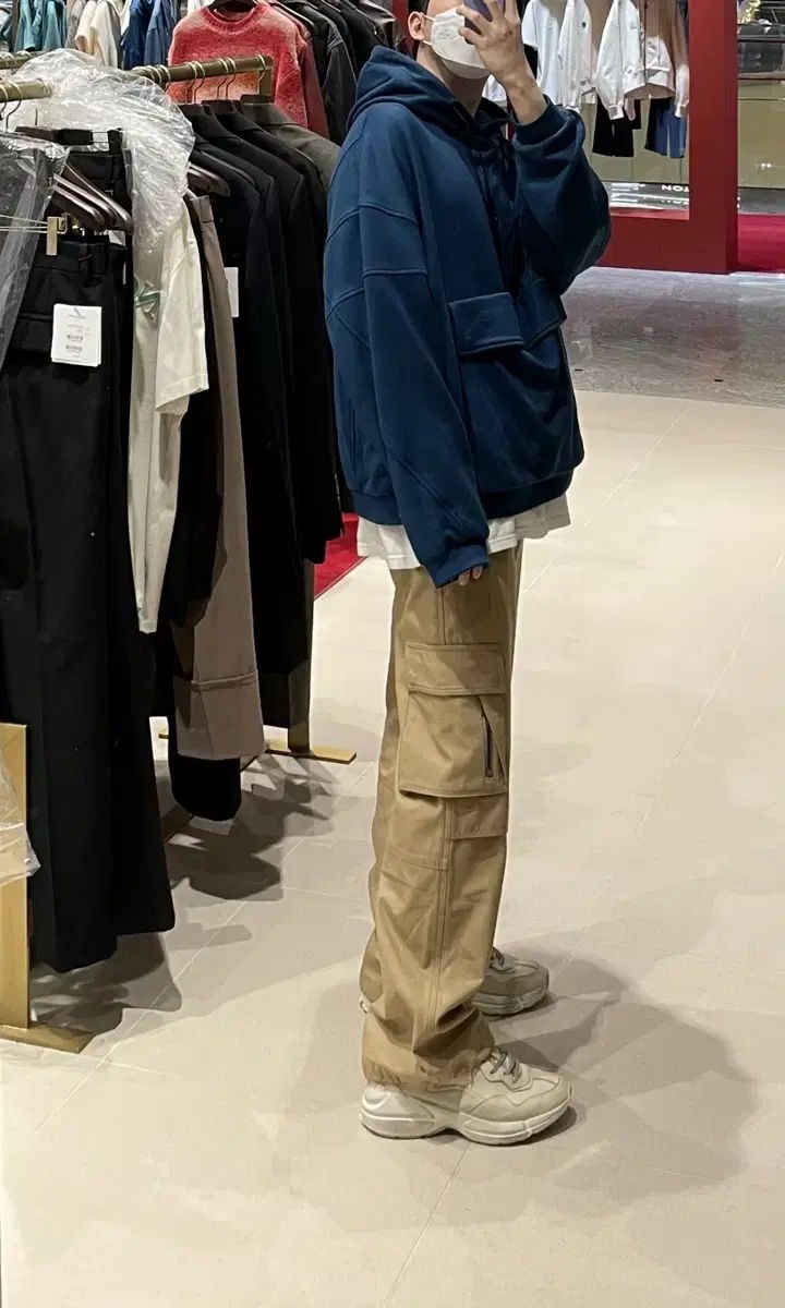 ベージュ