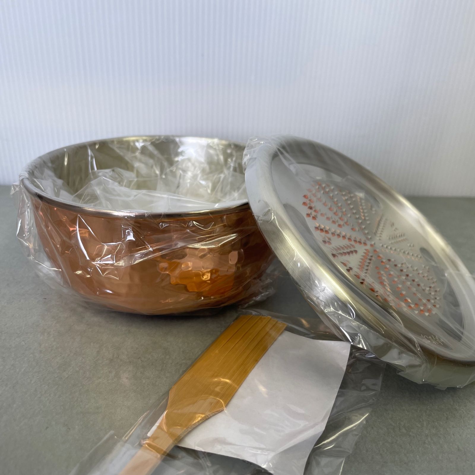新光堂 純銅 手造り おろし器 新品未使用 未使用》新光堂 純銅 手造りおろし器 5寸 15cm ボウル付 - メルカリ