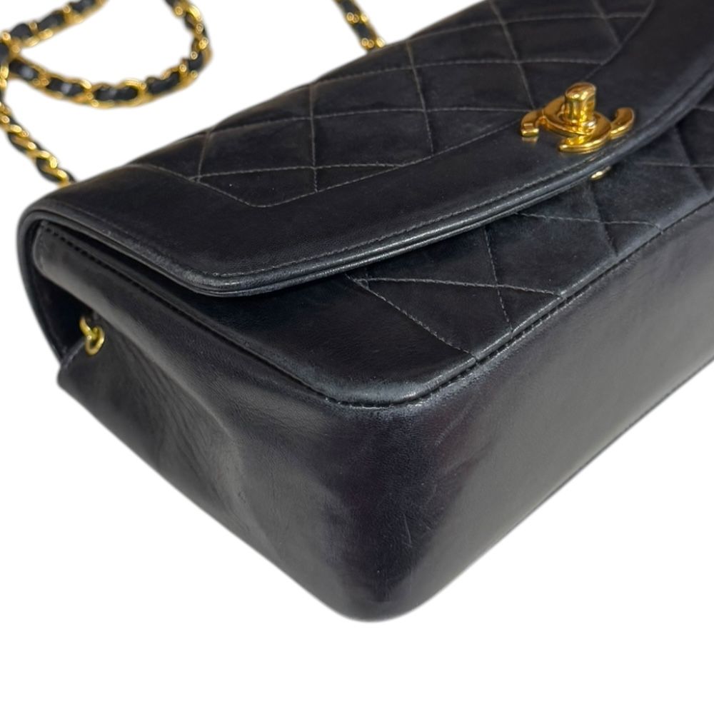 シャネル ダイアナ マトラッセ ショルダーバッグ ラムスキン A01620