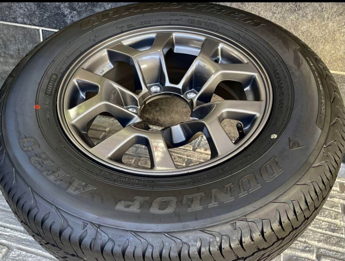 【アイルトン】ジムニーシエラ JB74 純正アルミホイールタイヤ4本※引取 アイルトン様専用】ジムニーシエラ JB74 純正アルミホイール