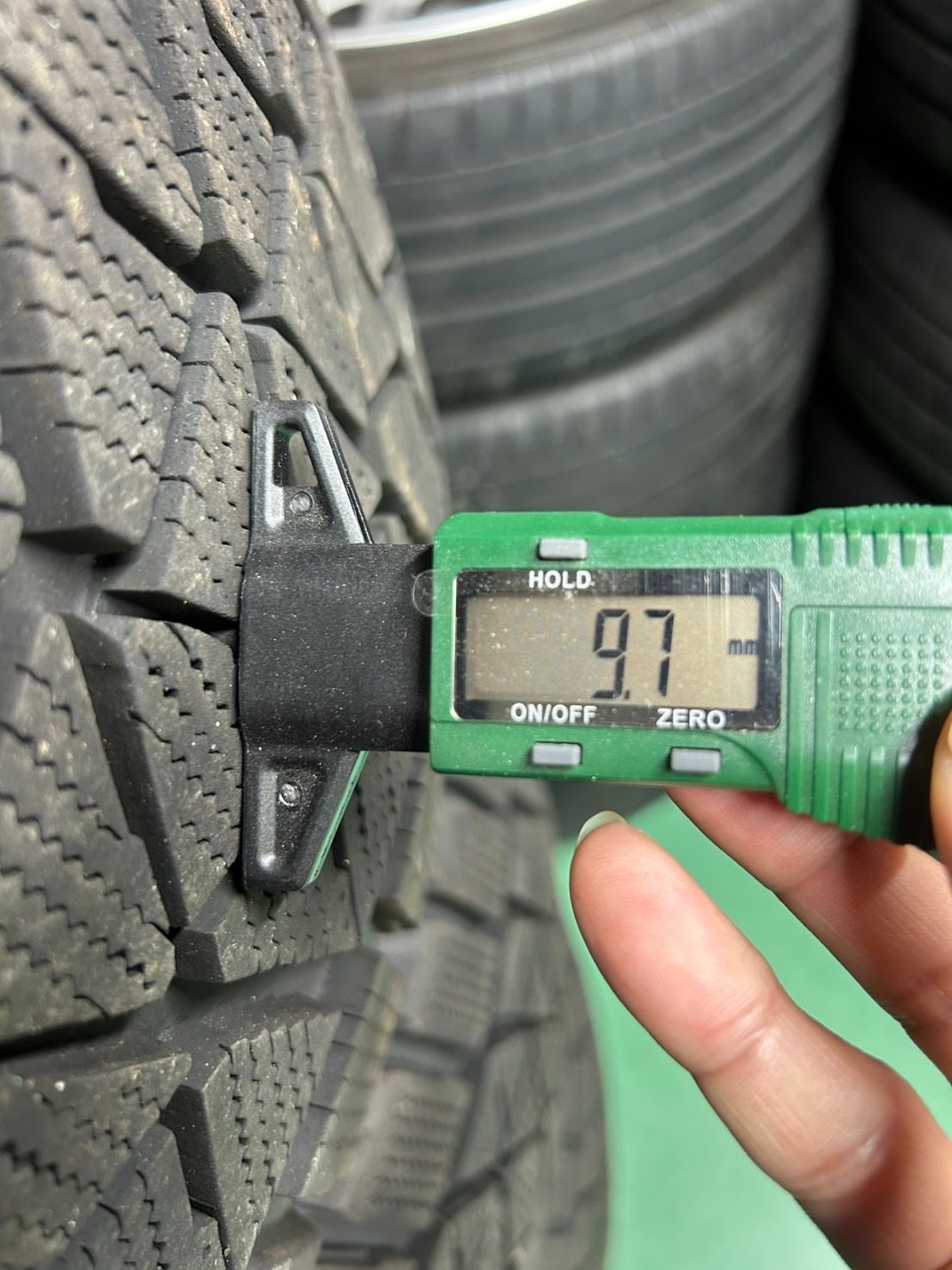 スタッドレスタイヤ 4本セット