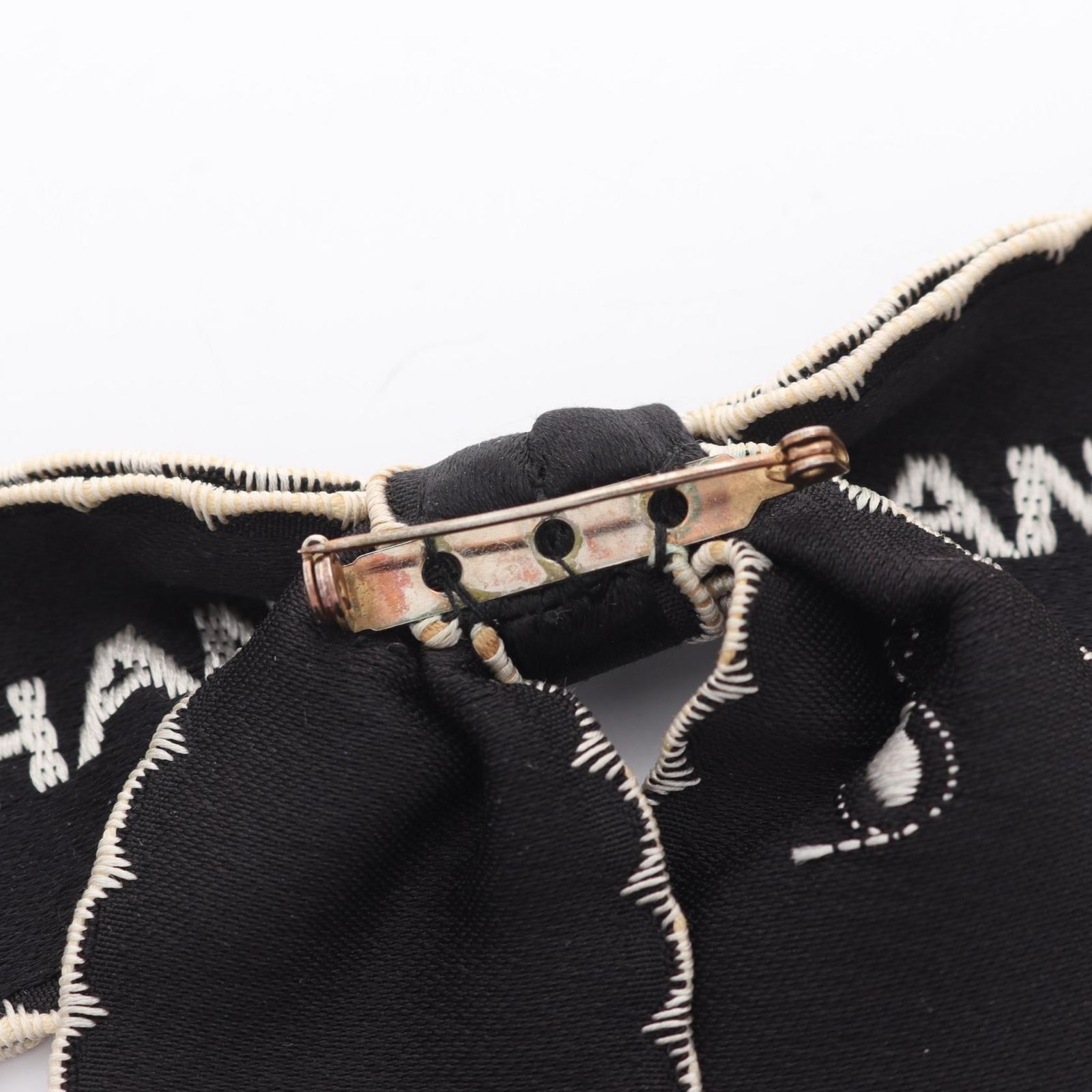 シャネル CHANEL ブローチ ロゴ リボン ブラック その他 ヴィンテージ