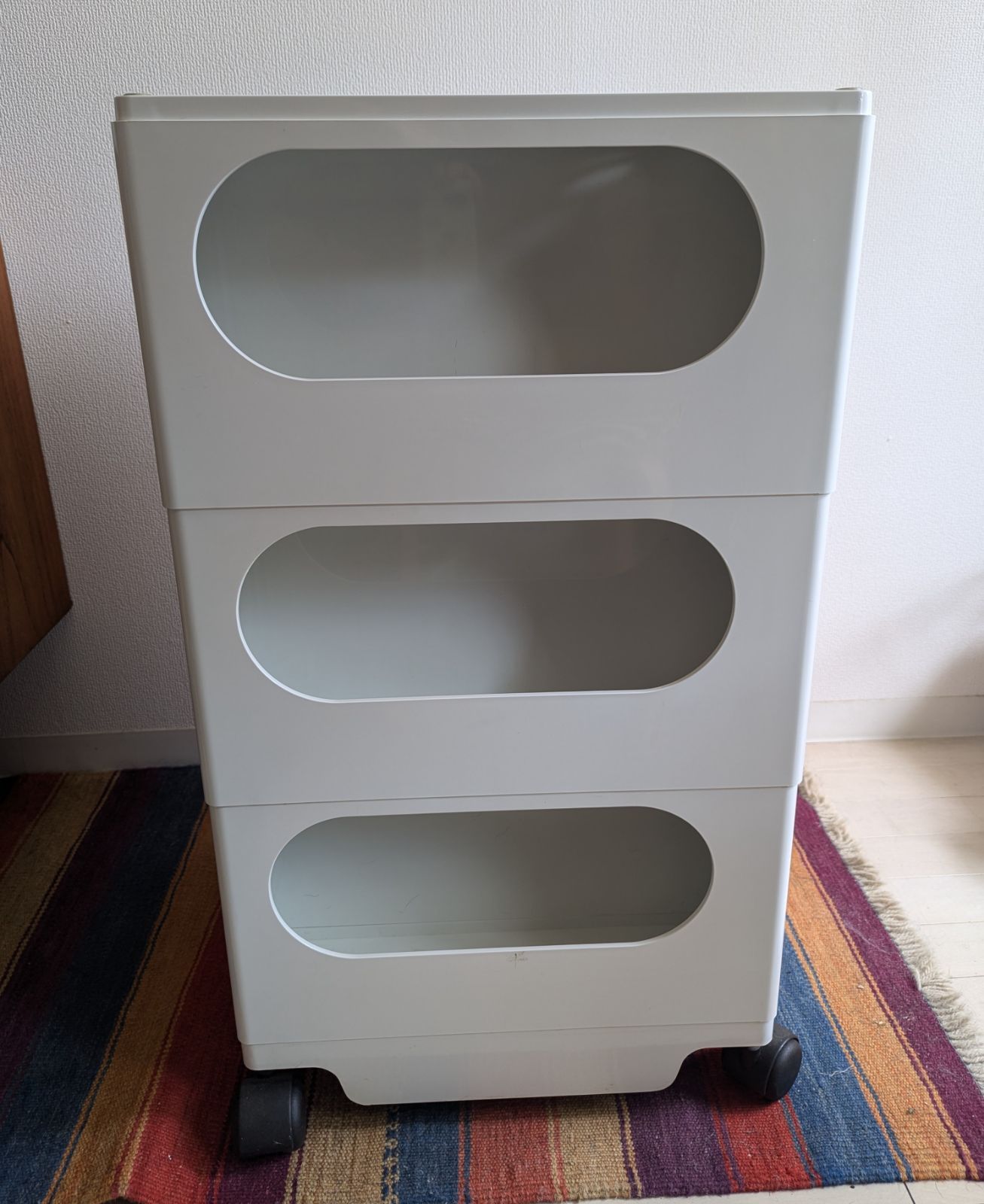 【used】B-LINE ボビーワゴン　３段５トレイ　ホワイト B-LINE ボビーワゴン 3段5トレイ ホワイト ジョエ・コロンボ