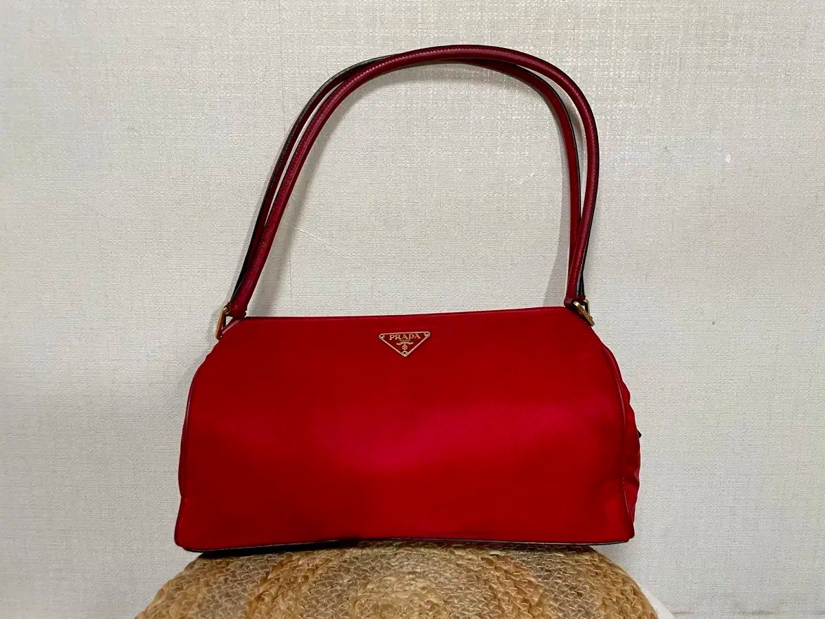 PRADA プラダ 赤 ショルダーバッグ