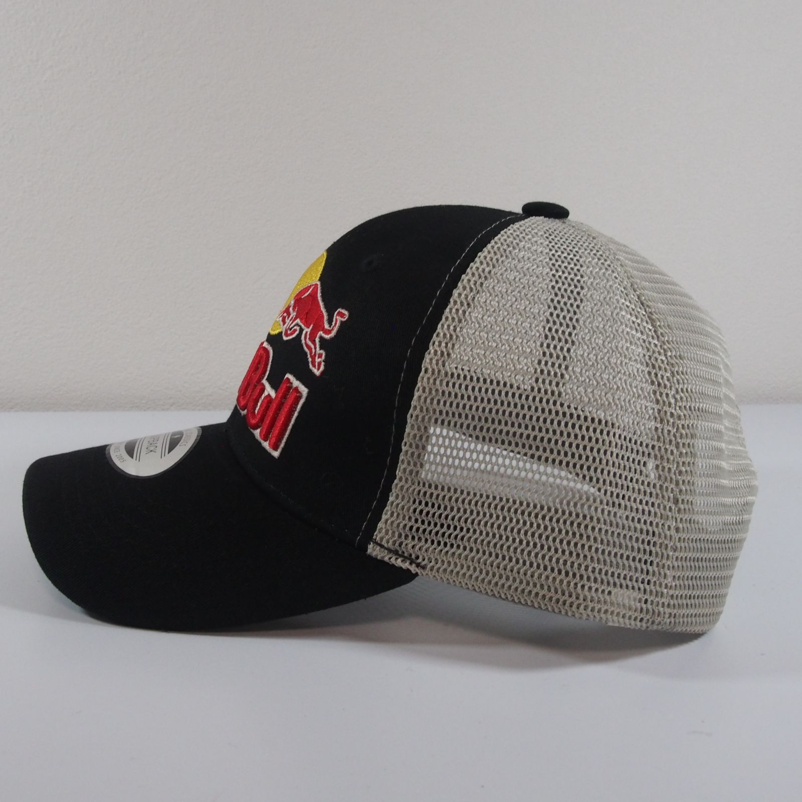 22 黒/グレー/メッシュ REDBULL 刺繍 キャップ 帽子 レッドブル