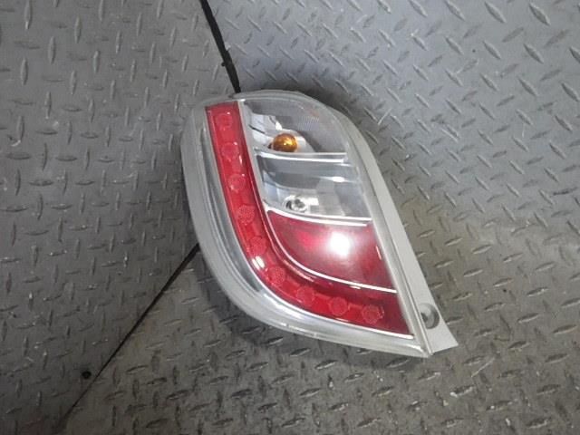 送料込 ミライース LA300S 左テールランプ/純正