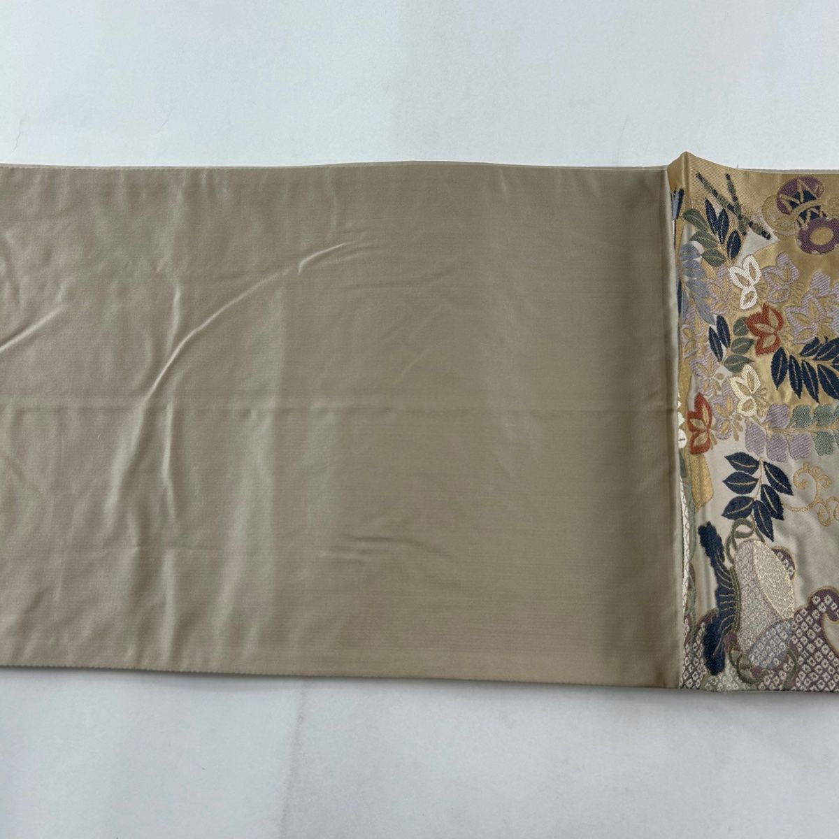 袋帯 秀品 宝尽くし 草花 金糸 箔 灰茶 六通 正絹 【中古】 袋帯