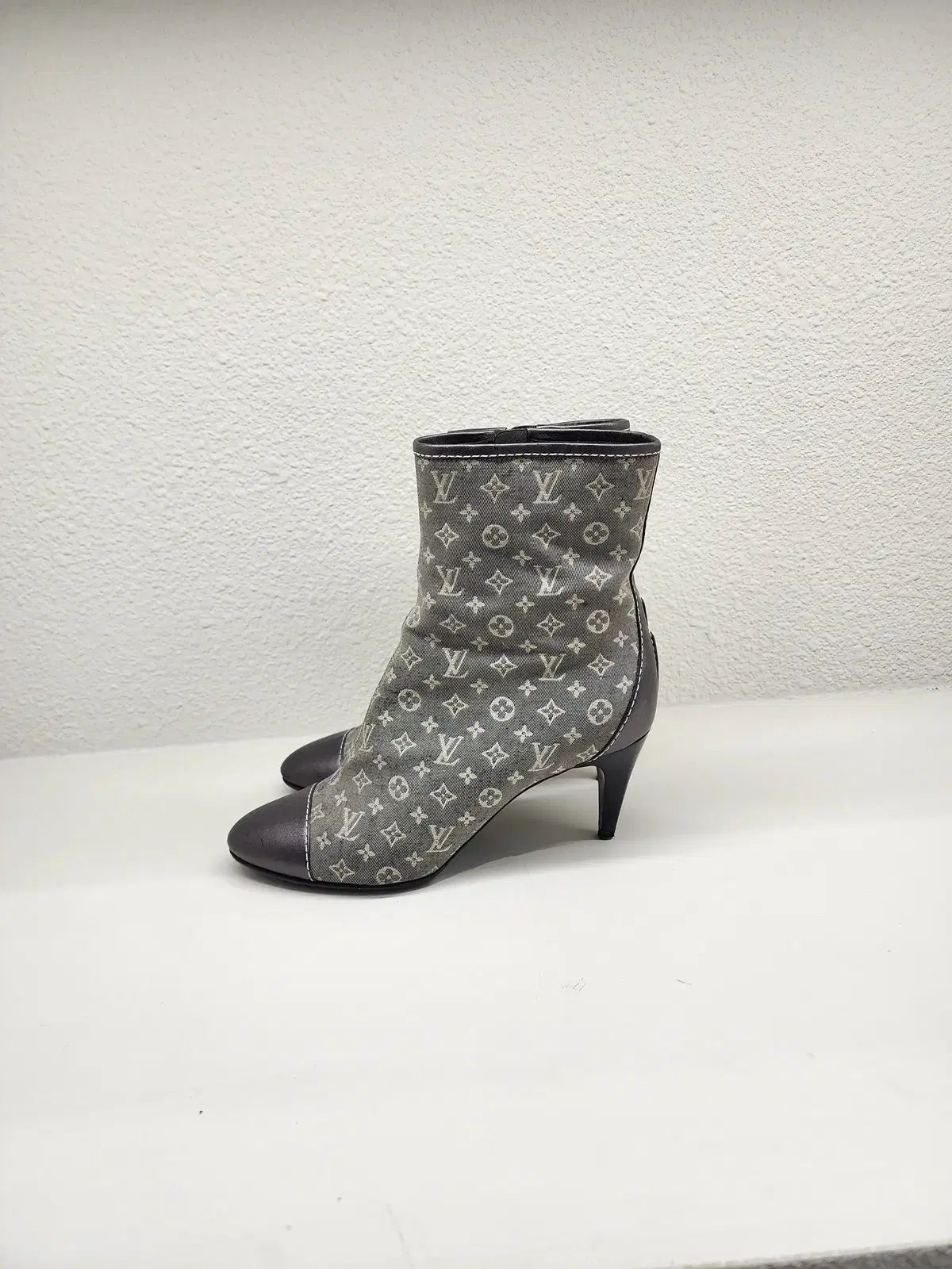 Louis Vuitton ルイヴィトン グレー ファブリック モノグラム アンクルブーツ 35 5
