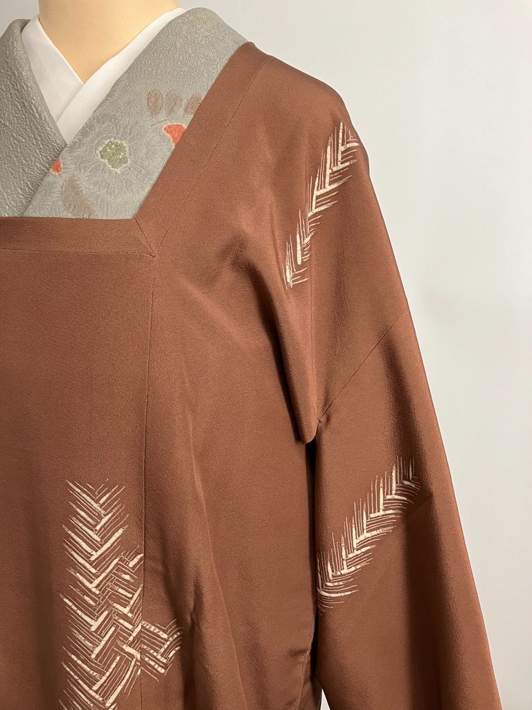 新作もいち早くお手元に！ 矢羽柄風 道行コート ベージュ 茶色 柿色 C025