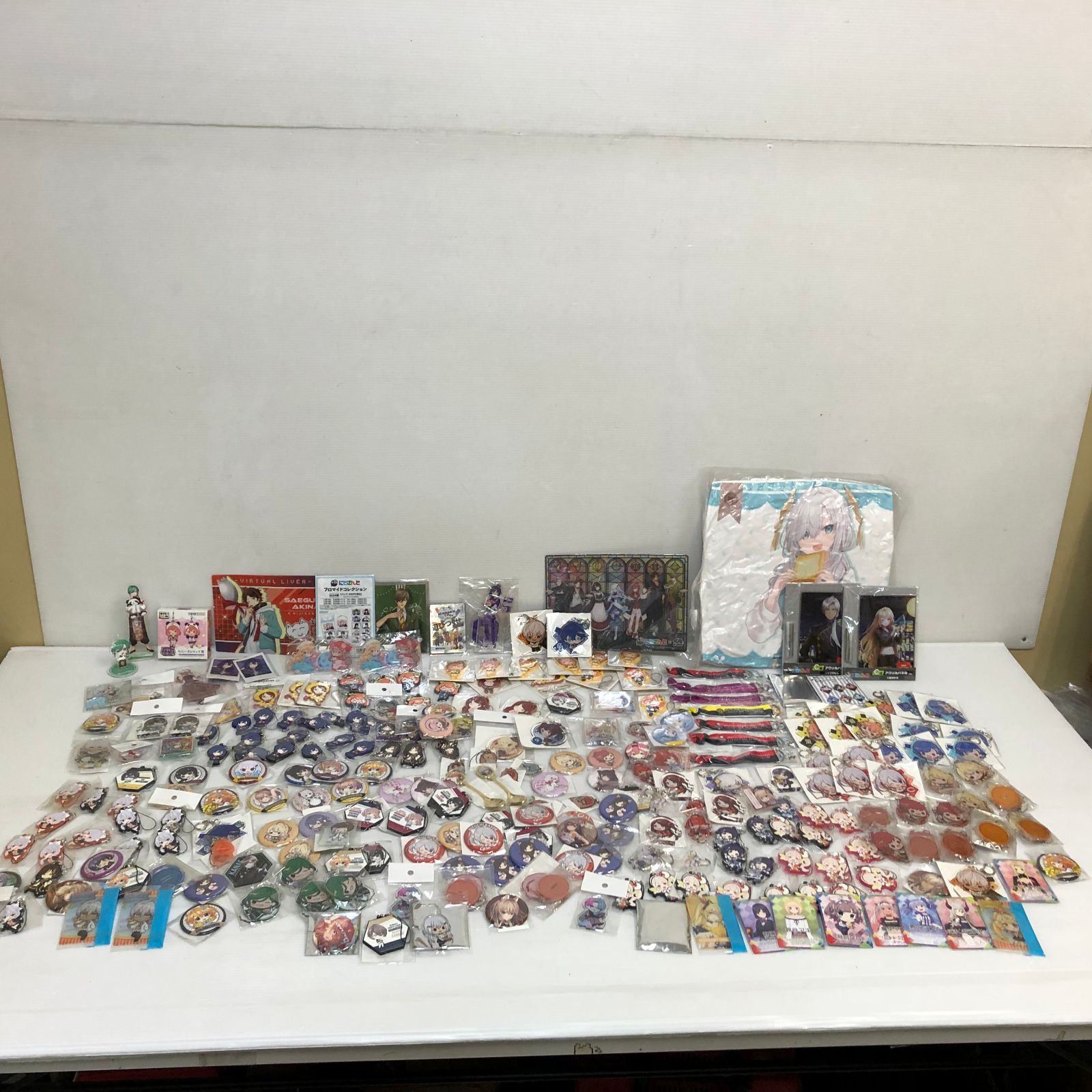 △VTuber グッズ まとめ売り(にじさんじ多め） 大量 ※商品状態