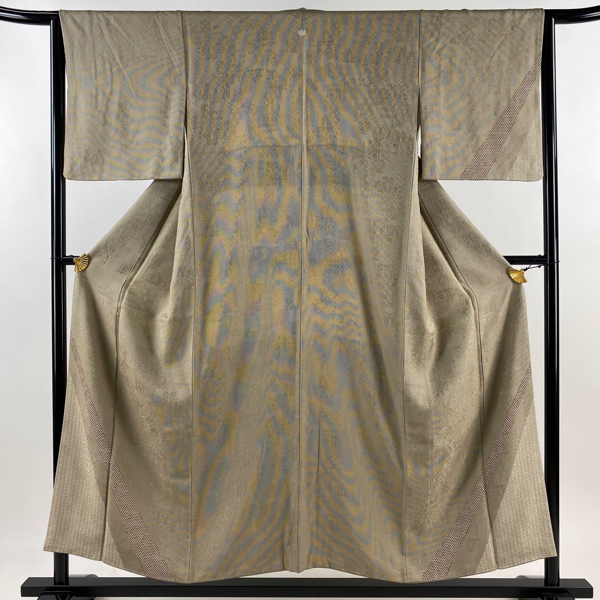 付下げ 身丈152cm 裄丈65cm M 袷 七宝 鱗文 薄茶色 正絹 名品