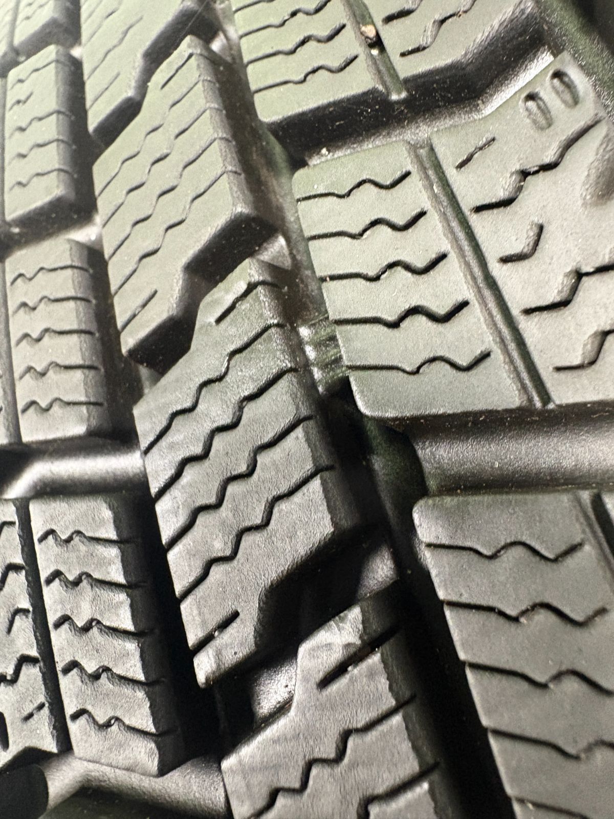 冬タイヤ スタッドレス