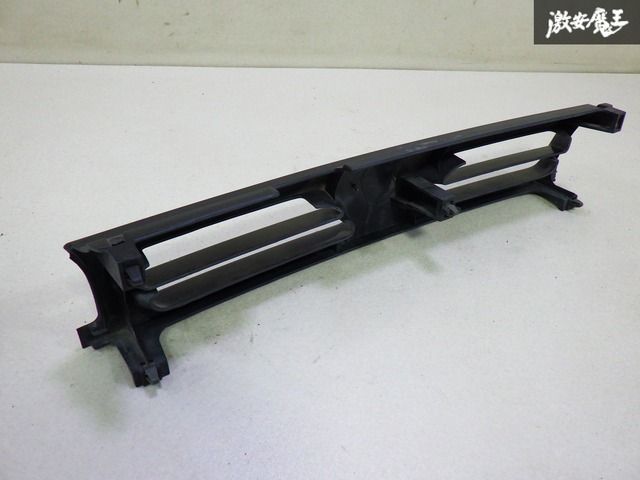ストア出品】 NISSAN 日産 純正 P10 プリメーラ フロントグリル