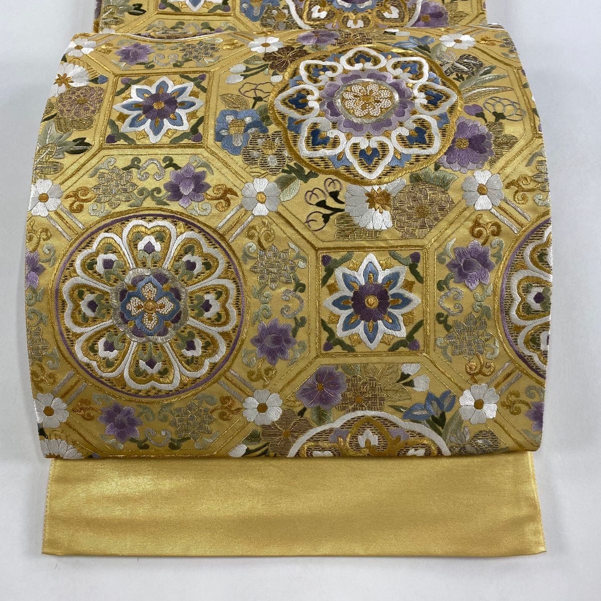 【T-ポイント5倍】 美品 袋帯 逸品 正絹 全通 金色 刺繍 金銀糸 花唐草 蜀江華文 着物・浴衣