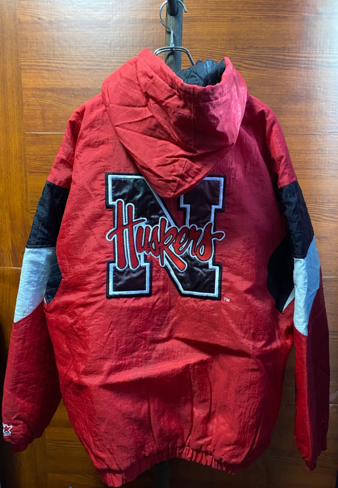 古着 90s スターター ネブラスカ大学 ハスカーズ 刺繍 ナイロンジャケット 90s 古着 スターター ネブラスカ大学 フットボール 刺繍