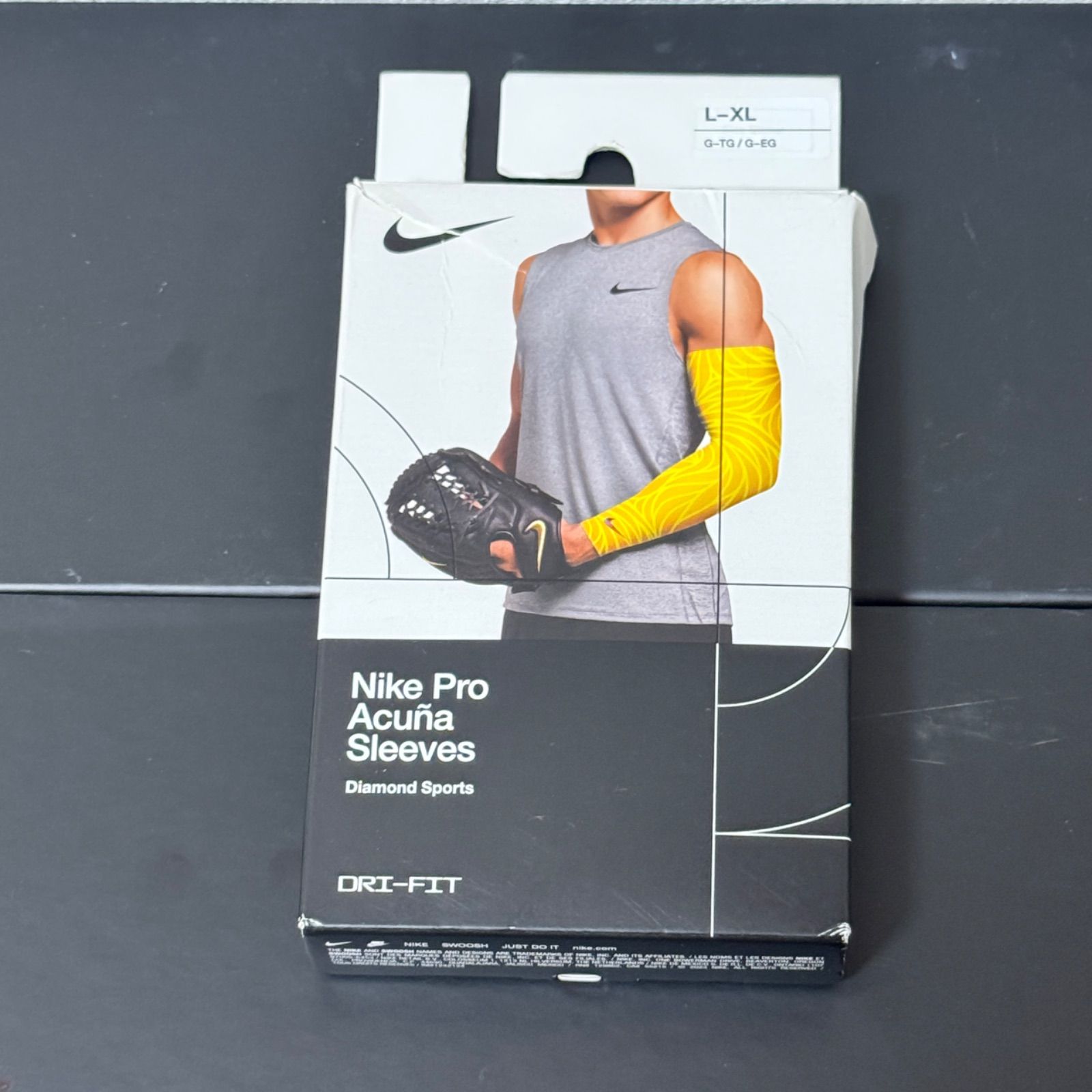 NIKE アクーニャJrモデル イエロー アームスリーブ L XLサイズ