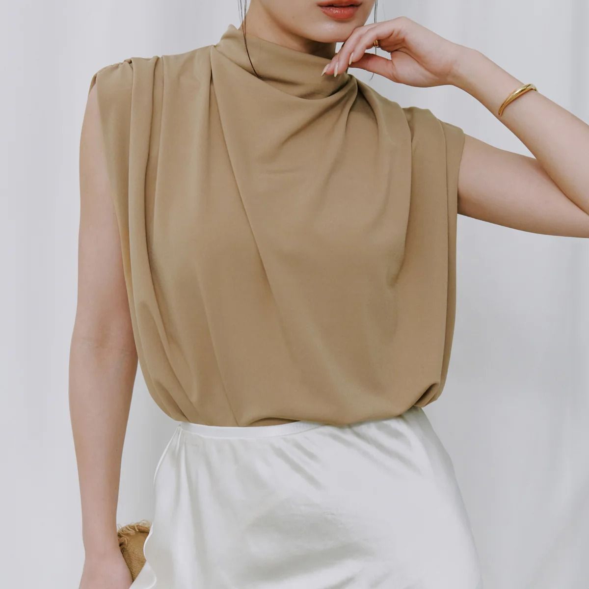 未開封 anuans アニュアンス ギャザードレープカットトップス トリアセテート フリーサイズ ベージュ BEIGE 品番 1525212179 管理番号 701