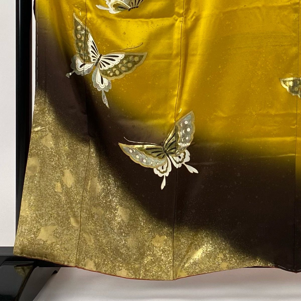 振袖 身丈161.5cm 裄丈67cm M 袷 草花 蝶 金彩 金銀彩 山吹色 正絹
