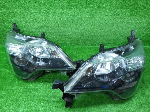 トヨタ　140系　スペイド　前期　ヘッドライト左右　ハロゲン　52-260B4　240607057