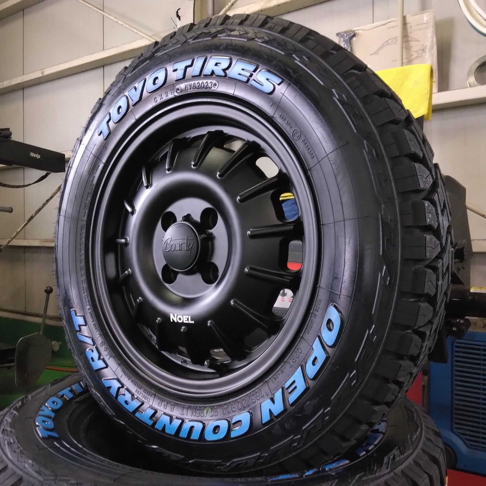 新品 プロボックス タイヤホイールセット 165/80R14 トーヨータイヤ オープンカントリー RT ホワイトレター 14インチ NOEL -  メルカリ