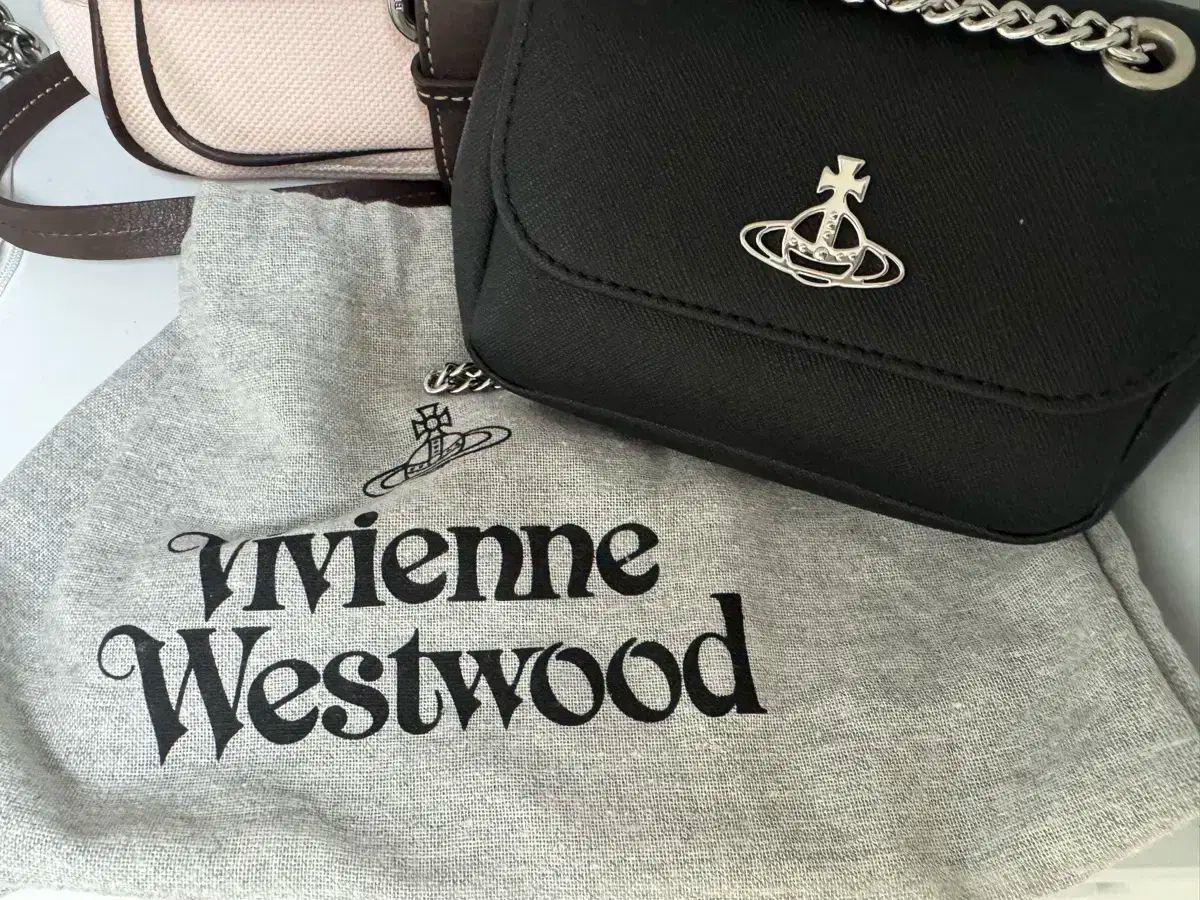 Vivienne Westwood ヴィヴィアン ウエストウッド サフィアーノ バイオグリーン スモール パース クロスバック ブラック
