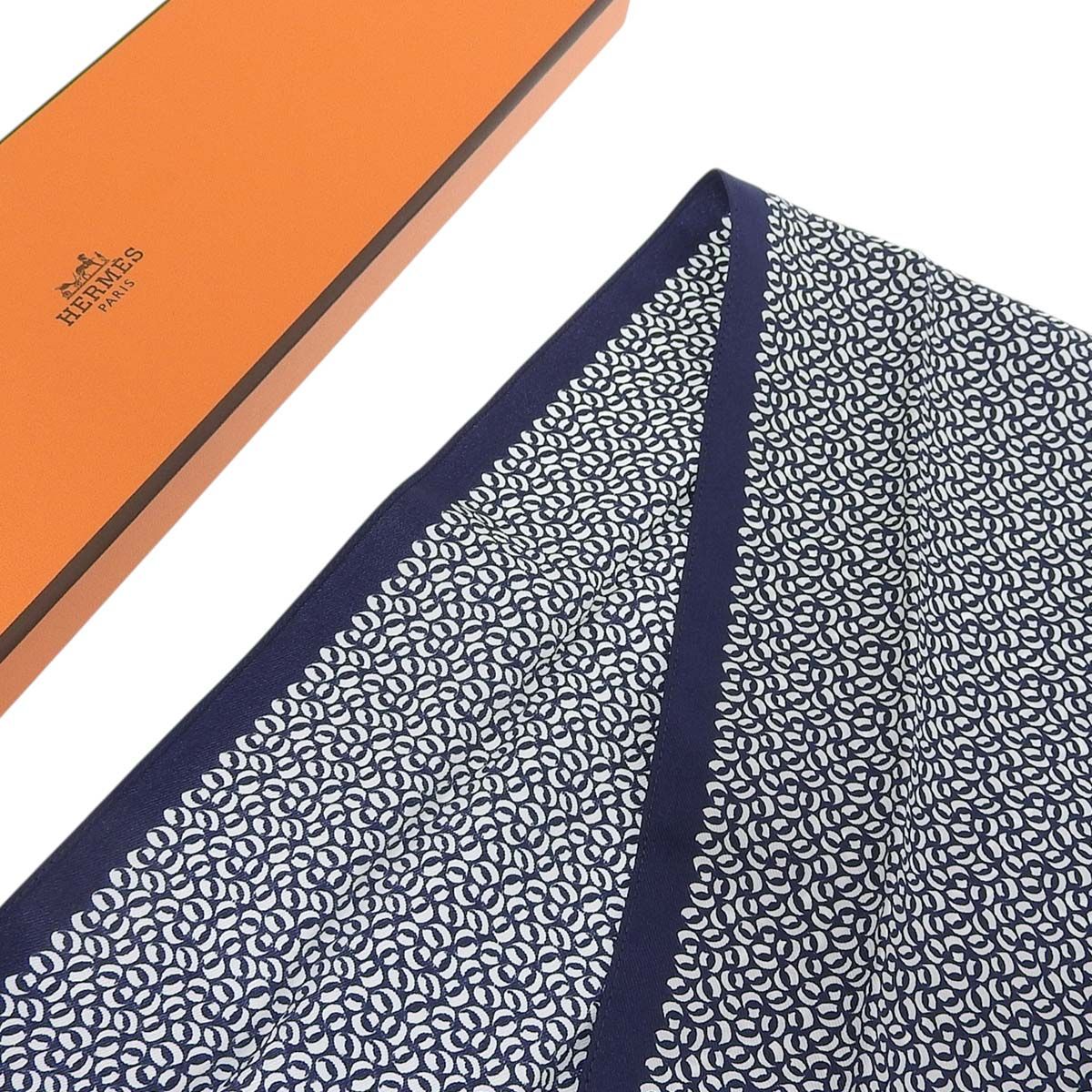 美品　HERMES　エルメス　総柄　ネイビー　シルク　リボンスカーフ　ボウタイ エルメス HERMES クラヴァットフラール 総柄 リボンスカーフ
