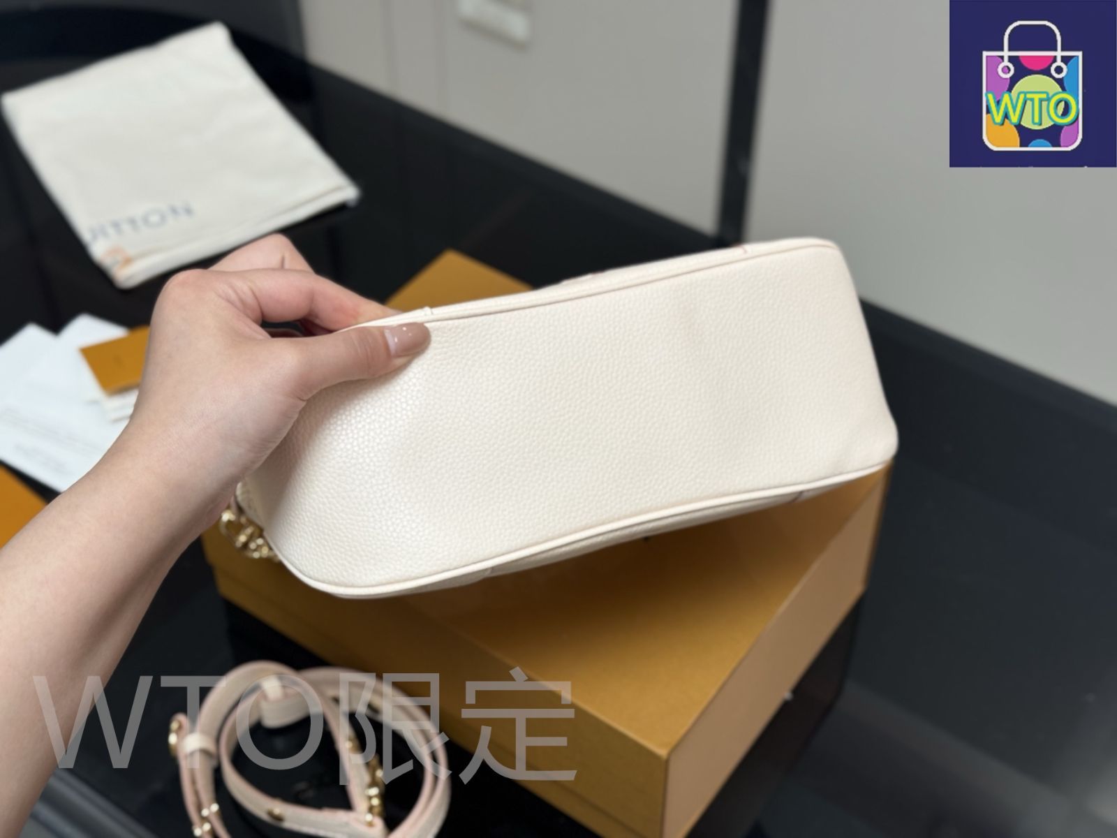 今日 Louis Vuitton ルイ ヴィトン ホーンバッグ新シリーズ レザー-チェーン付属搭載-WTO輸入2 DECORATOM_COM_BR