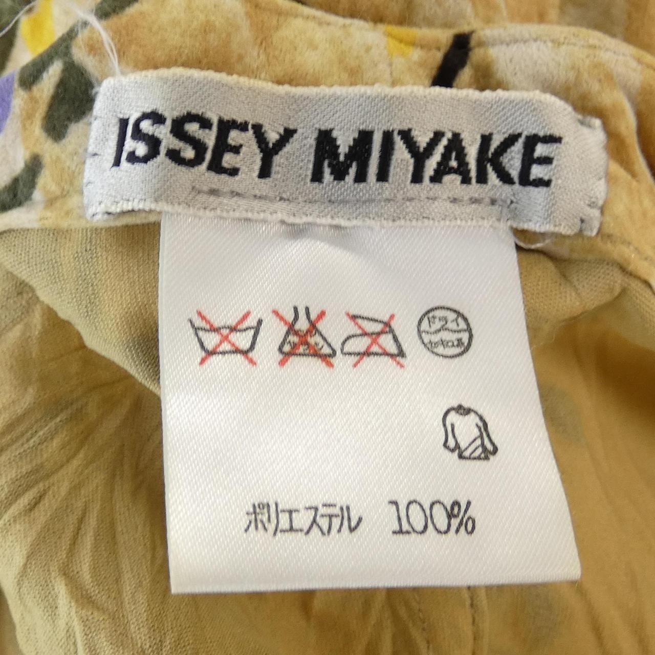 ISSEY