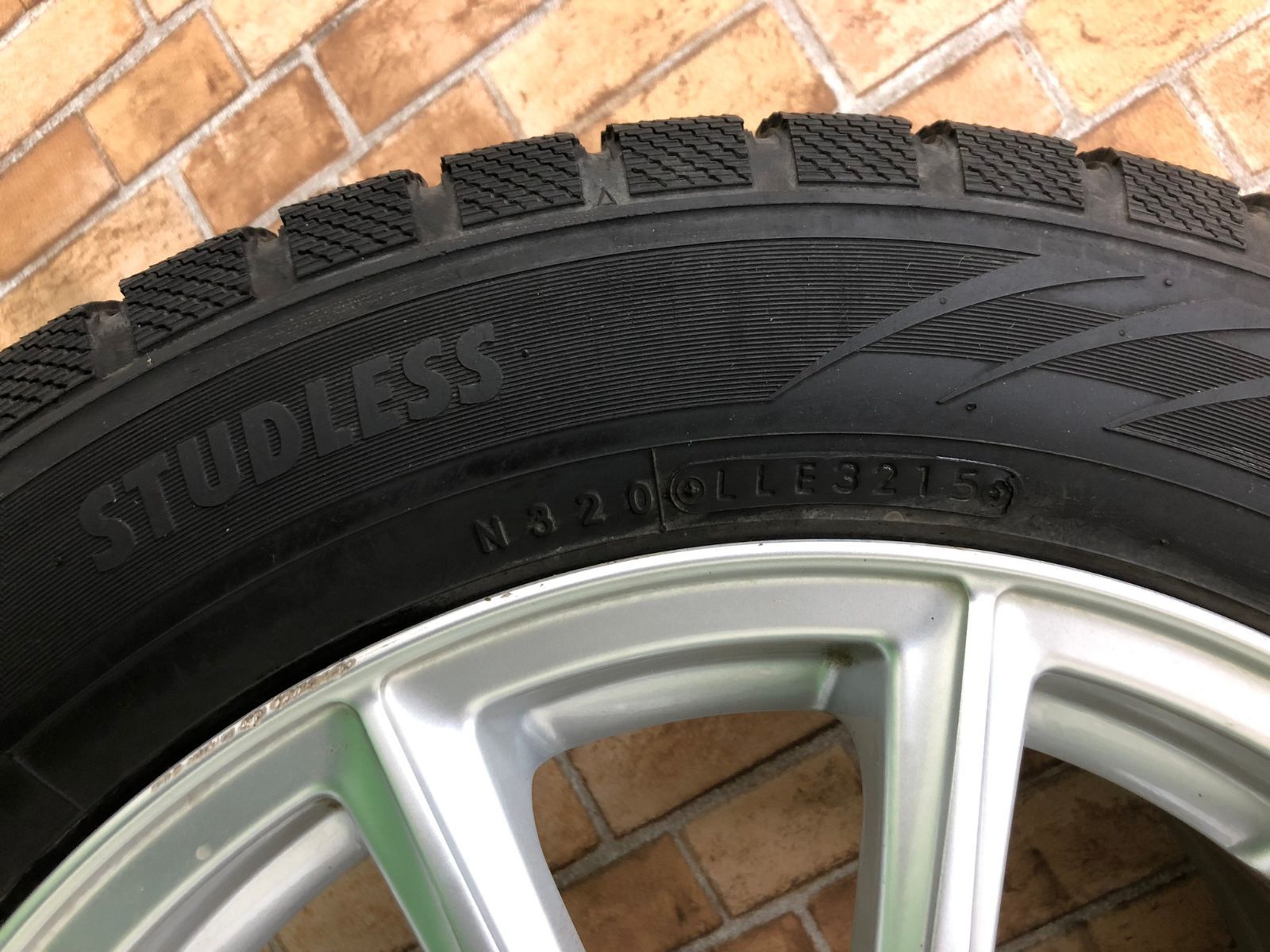 オンラインストア早割』 G352 205/60R16 ブリヂストン スタッドレス 4