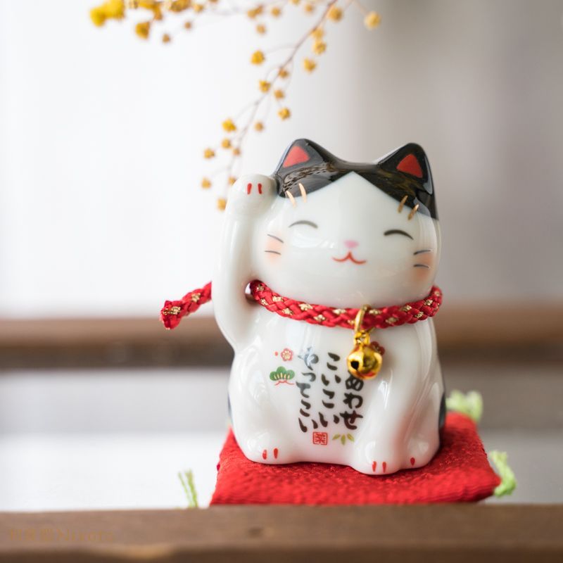 4体 招き猫 まとめ売りハニベ焼き ESSE 貯金箱 縁起物 置物 黒猫 白猫 4体 招き猫 まとめ売りハニベ焼き ESSE 貯金箱 縁起物 置物 黒猫