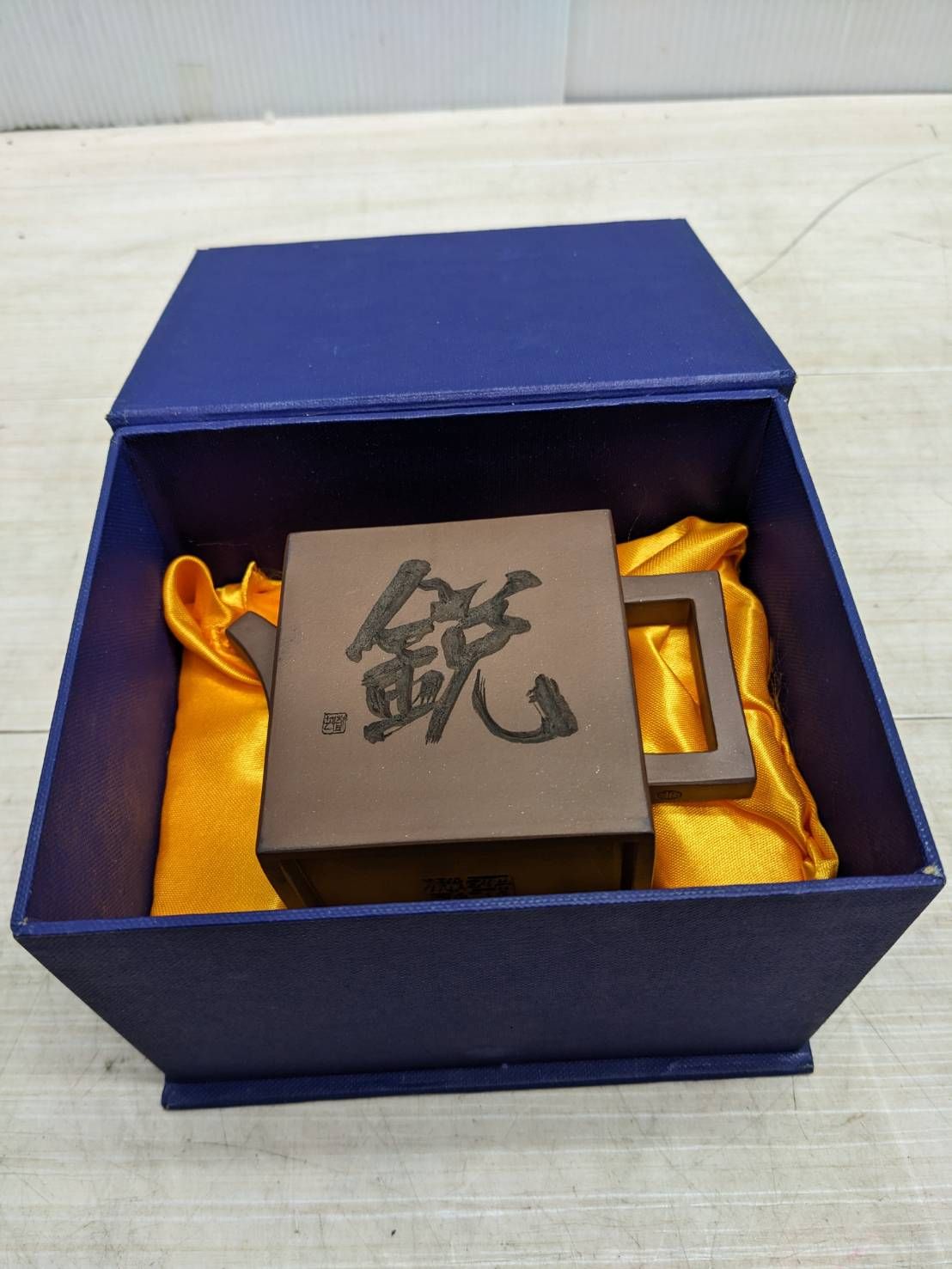中国古玩　錫製　茶壺　1058g 高さ15.2㎝　トトカエ東な6-1213☆2F No.32 江崎一生 小壺 / EZAKI Issei Small vessel | しぶや黒田陶苑