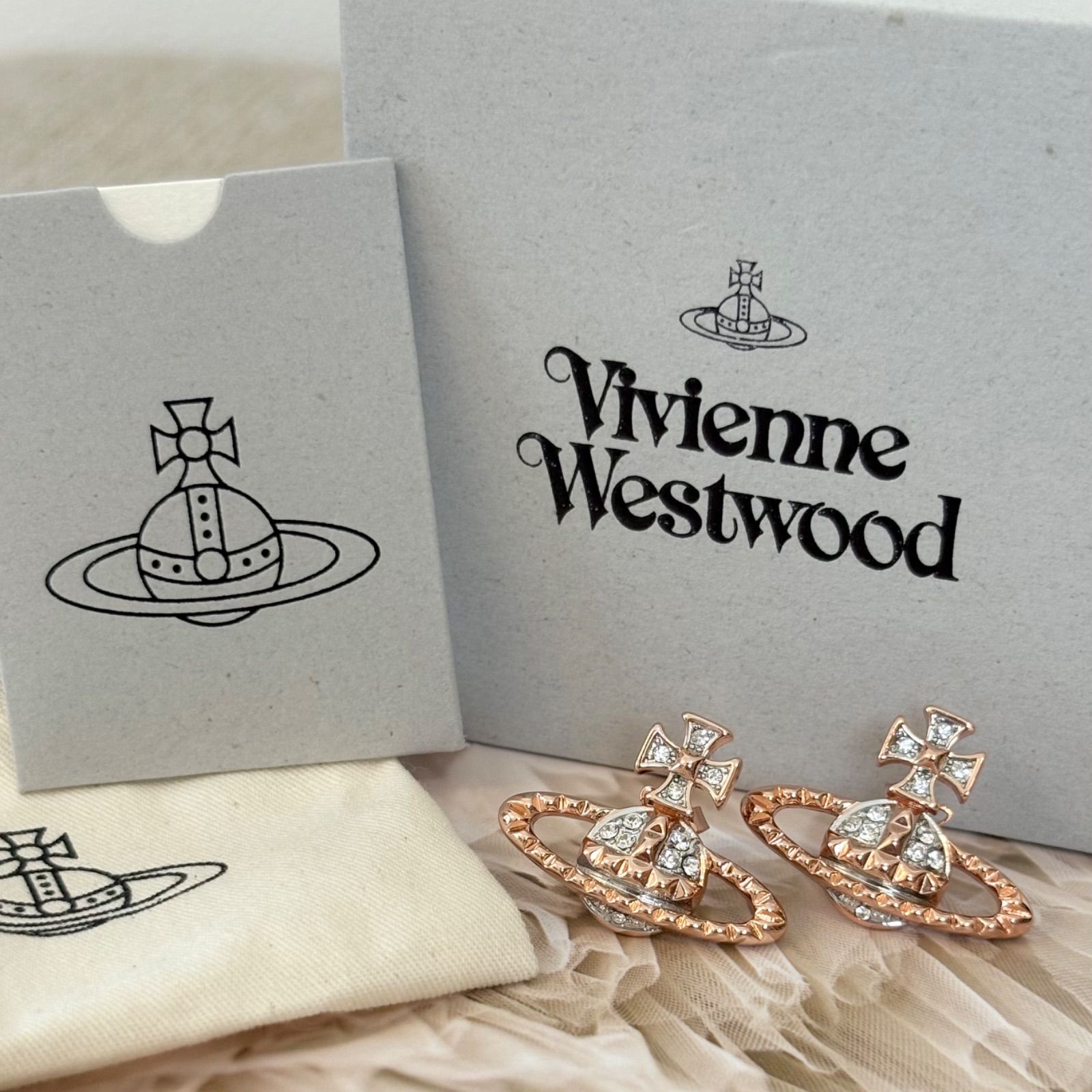 vivienne westwood ゴールドピアス 箱付き 箱付き】【極美品】ヴィヴィアンウエストウッド オーブモチーフ