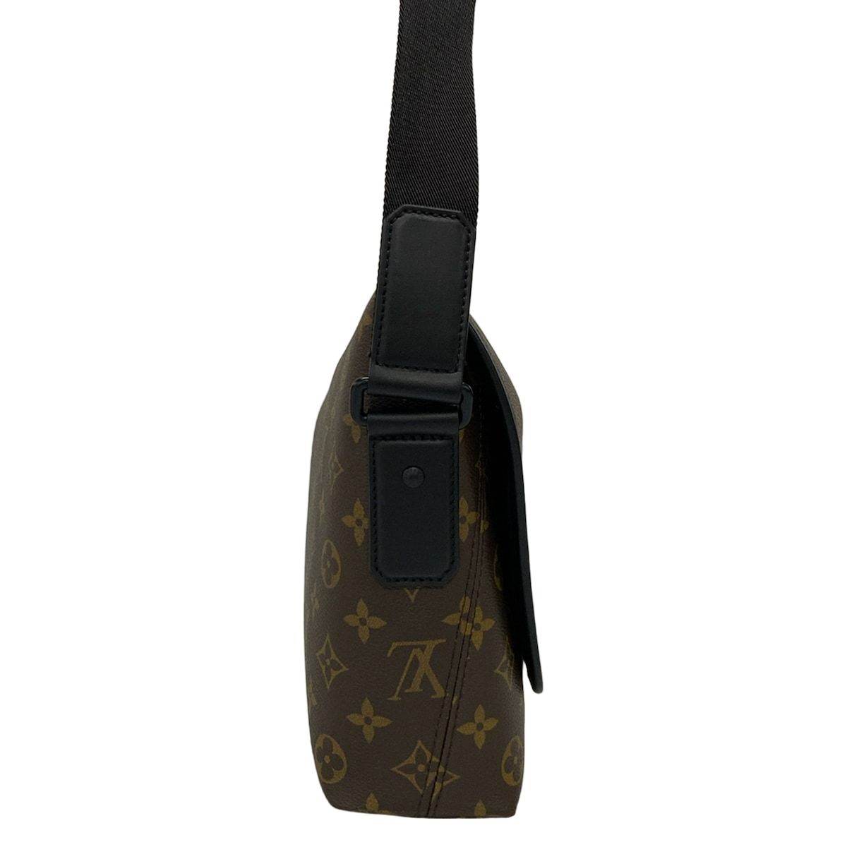 VUITTON