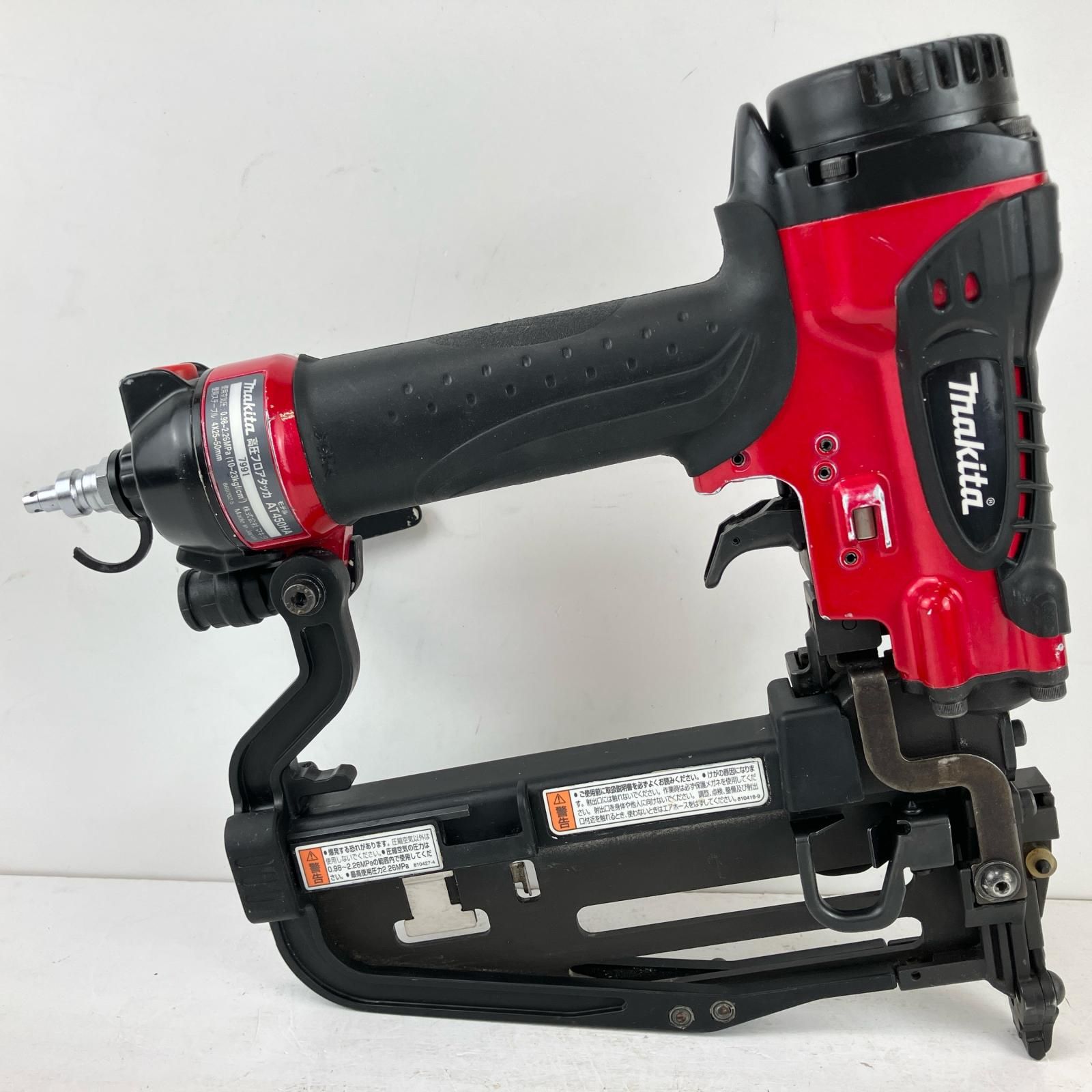 マキタ AT451H 高圧フロアタッカ (赤) 幅4mm 長さ50mm マキタ AT451H 4mm高圧フロアタッカ(赤) ◇ : 島道具