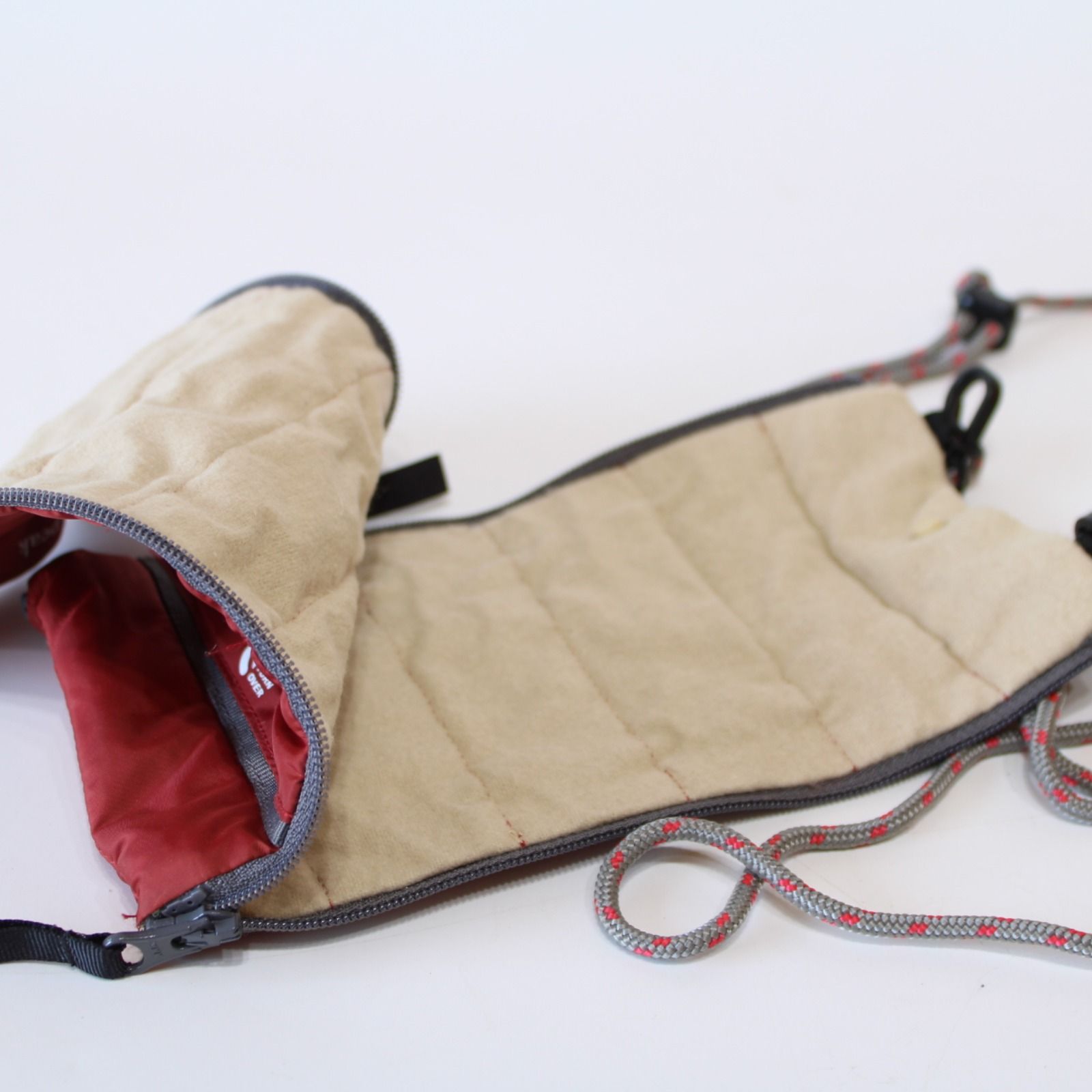 Snow Peak - (新品)スノーピーク ポイントギフト OFUTON Pouch オフトンポーチ 新たなポイントギフト「OFUTON Pouch」が登場します。 | 新着