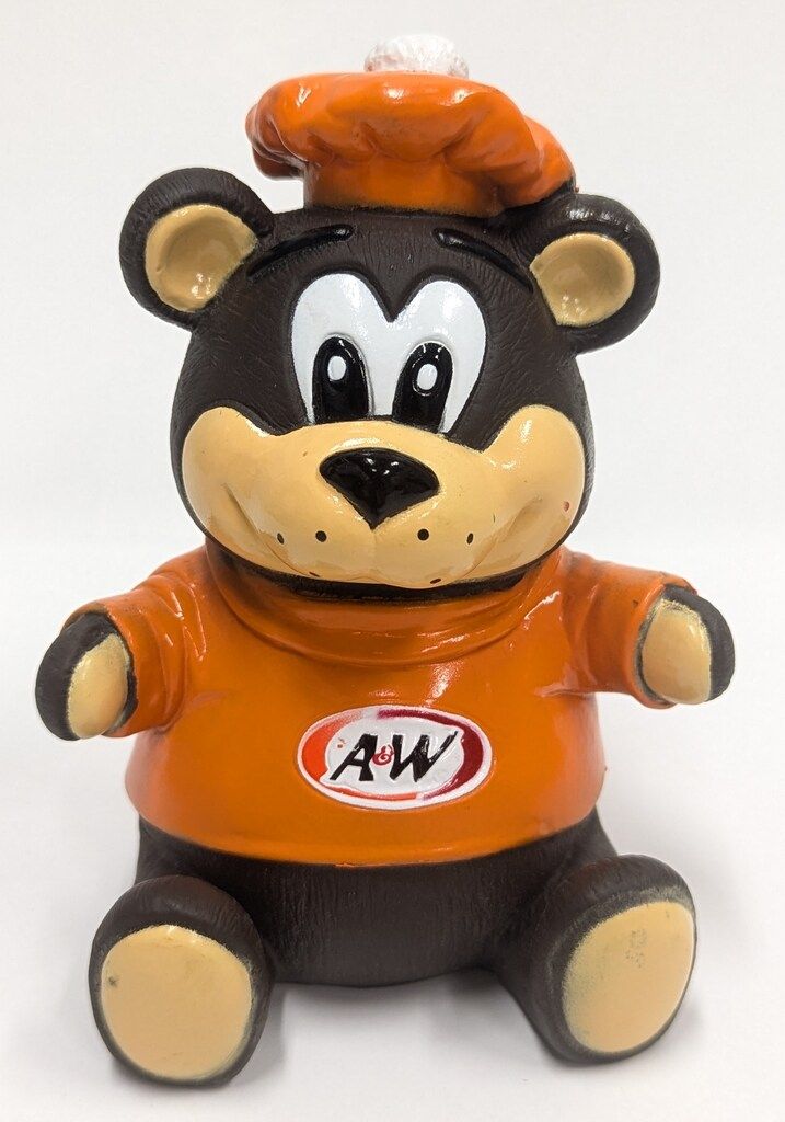 A&W A&Wベア座りソフビ貯金箱 - メルカリ