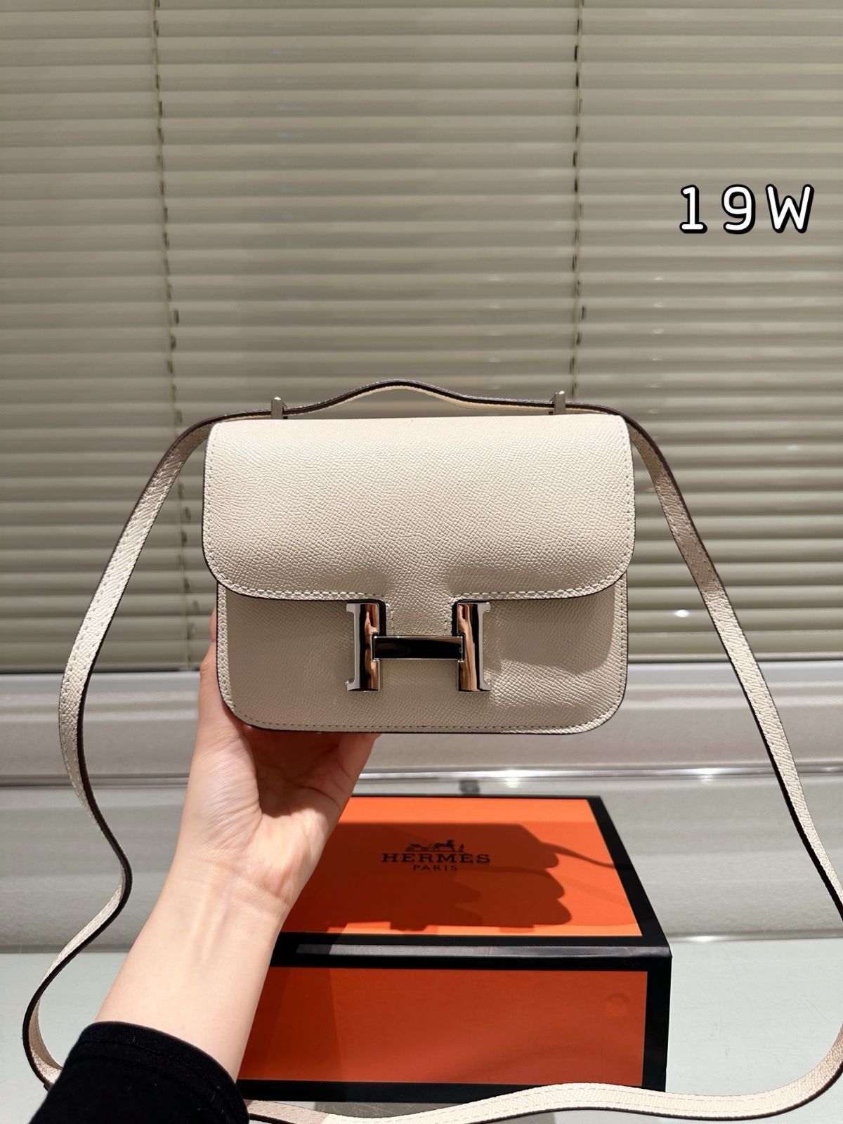 HERMES エルメス　コンスタンスフォーカス68 シルバーバックル　美品 今日特価】Herm?s Constace Bag (Silver Buckle) エルメス コン