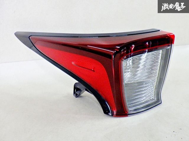 即決有】 トヨタ プリウス 50 ZVW51 後期 純正 右 テールランプ テール