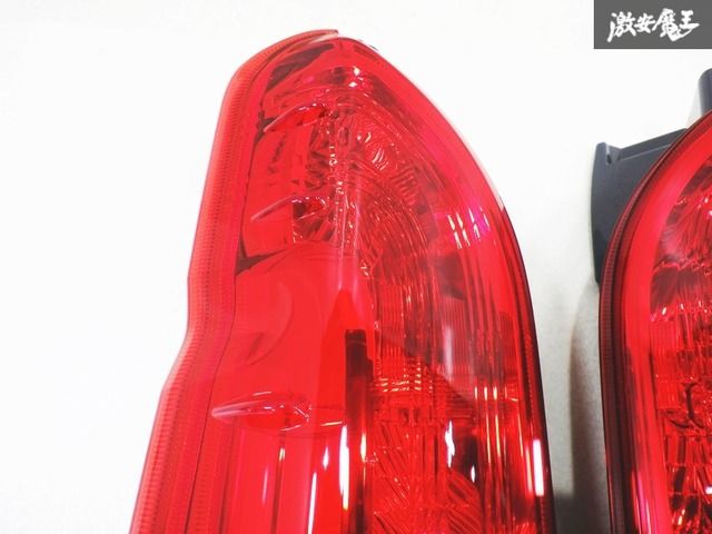 ハイエース 200系 テールライト トヨタ 純正 新品外し ⁵ 新車外し トヨタ純正 200系 ハイエース 4型 5型 6型 7型 8型