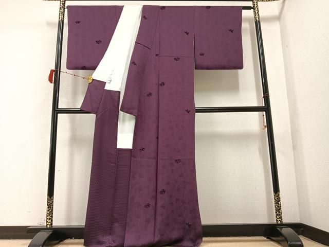 上質な色無地 花鳥唐草地紋